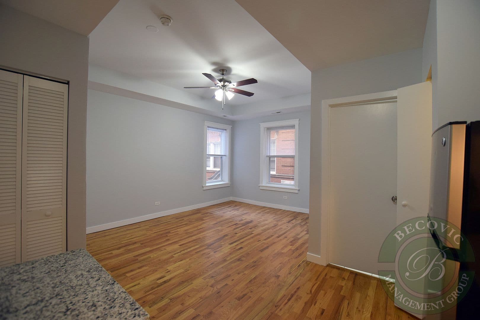 Chicago Apartment: 7450-7456 N Greenview Ave