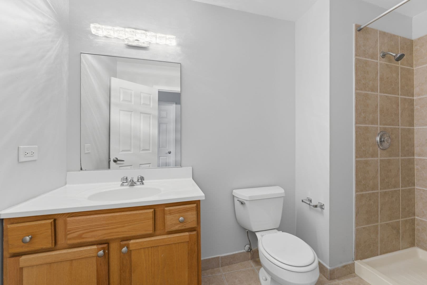Chicago Apartment: 2451 W Howard Street