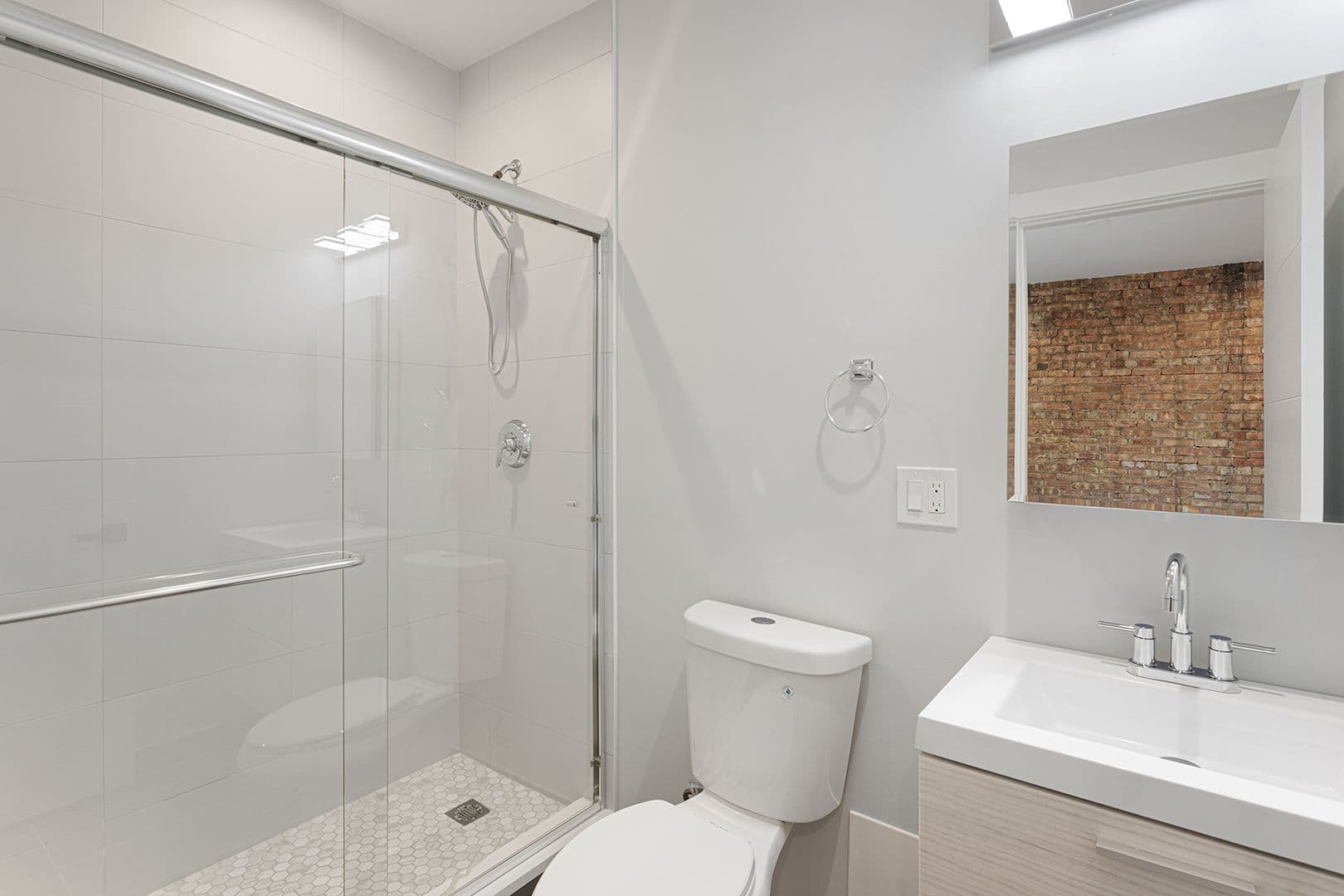 Chicago Apartment: 1548-1558.5 W Juneway