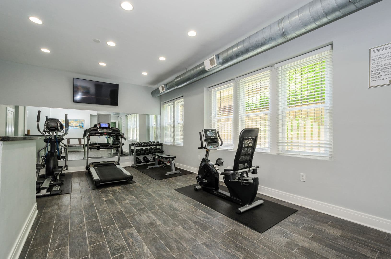 Chicago Apartment: 1608 W Sherwin Ave
