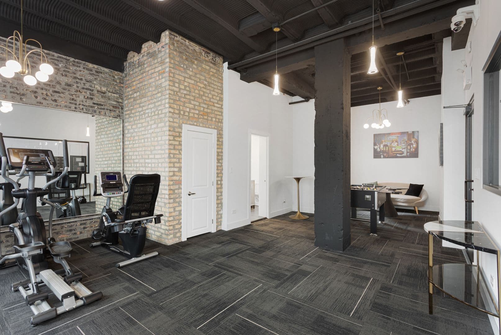 Chicago Apartment: 6026 N Winthrop
