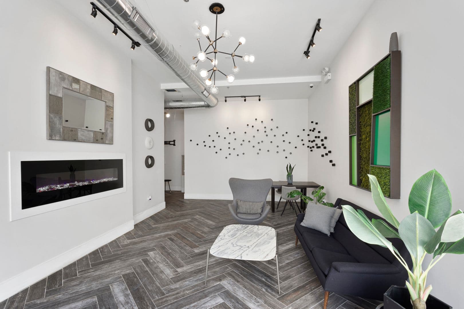 Chicago Apartment: 1531 W Howard Street