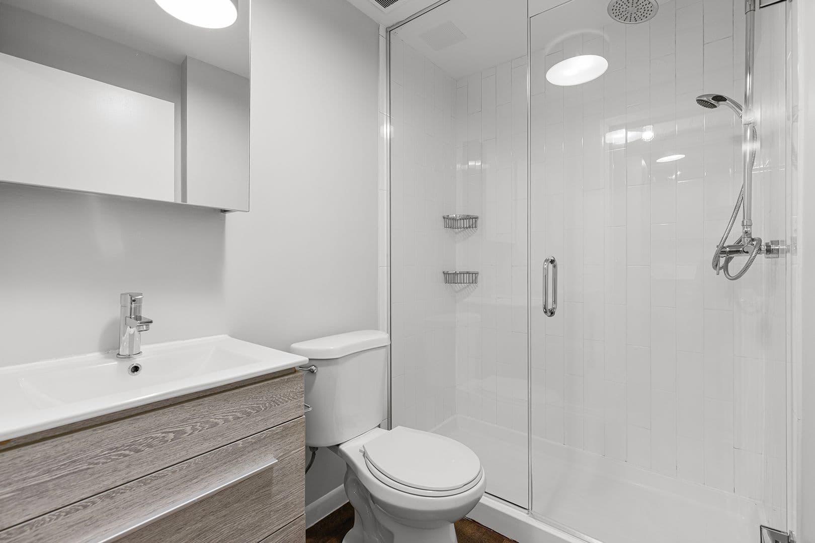 Chicago Apartment: 5718 N Winthrop Avenue