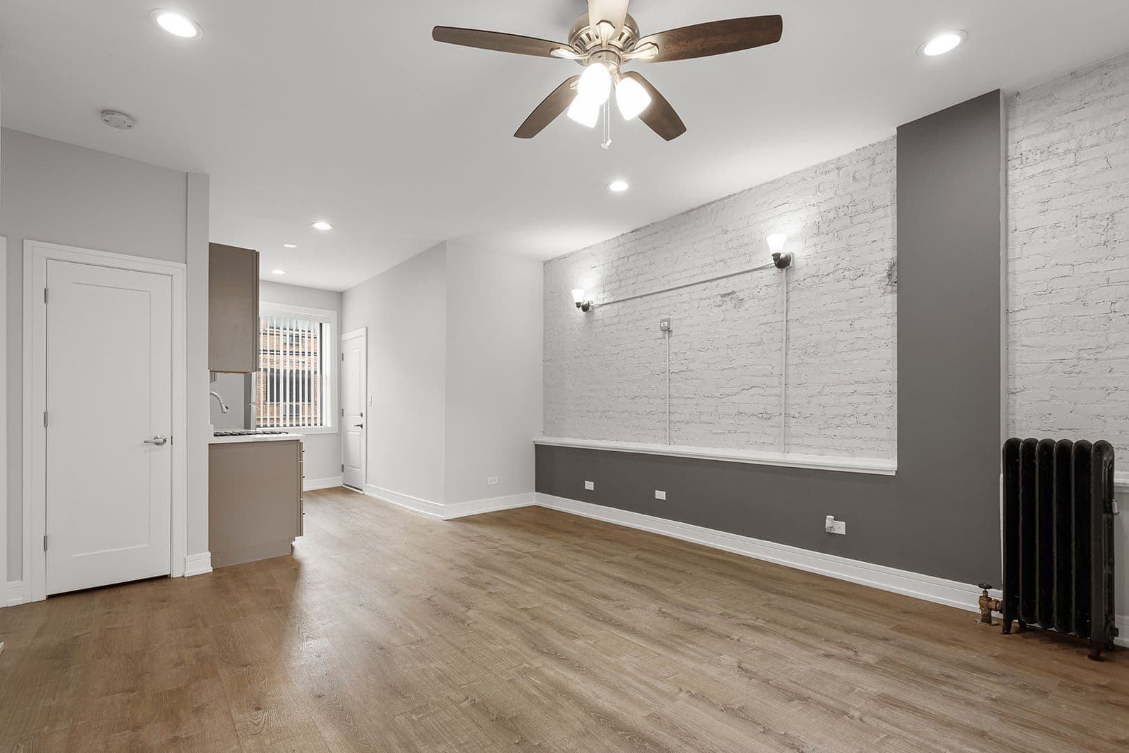 Chicago Apartment: 7618 - 26 N.Eastlake Terrace