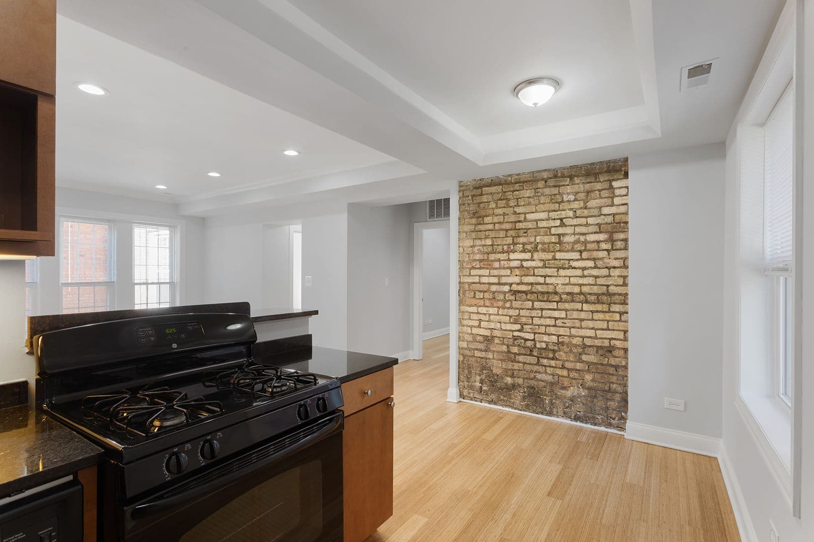 Chicago Apartment: 7722-7734 N Ashland Ave