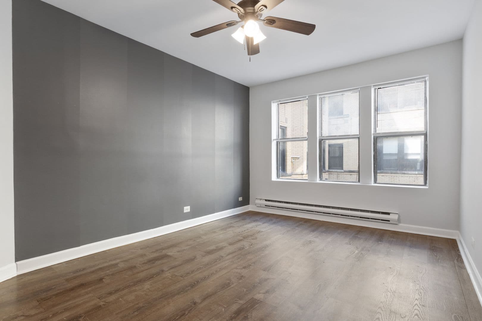 Chicago Apartment: 3631-41 W Dickens Ave