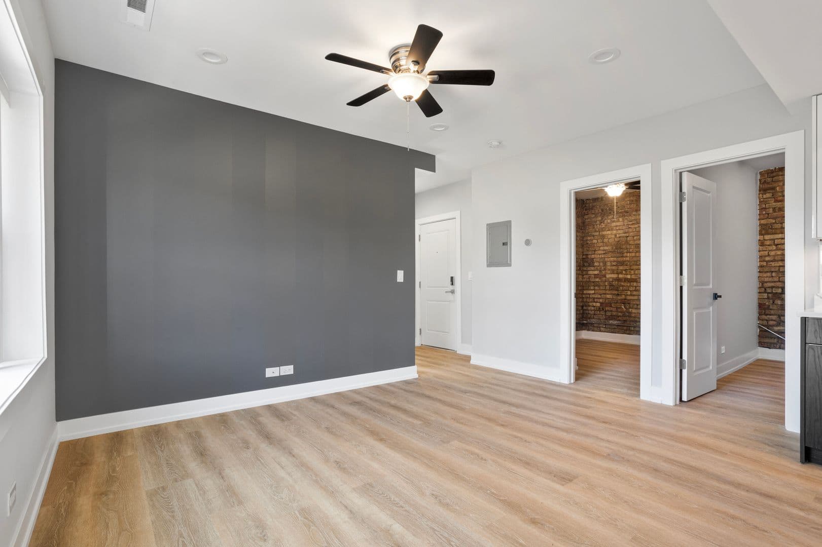 Chicago Apartment: 1548-1558.5 W Juneway