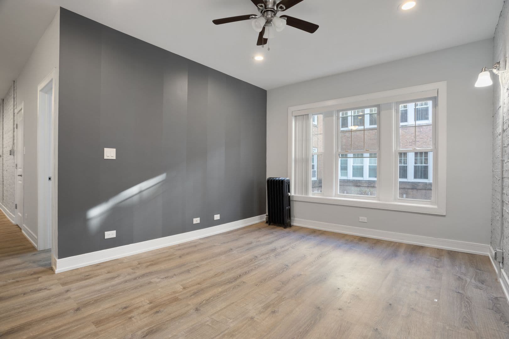 Chicago Apartment: 1902-1908 W Morse Ave