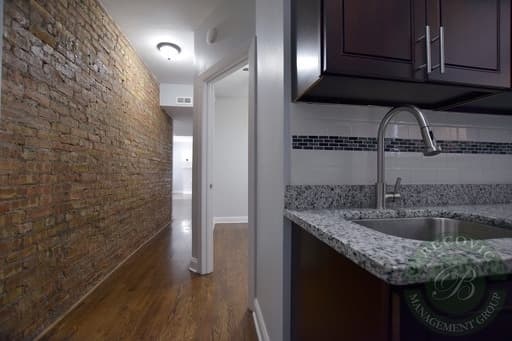 Chicago Apartment: 6100-6118 N Winthrop Ave