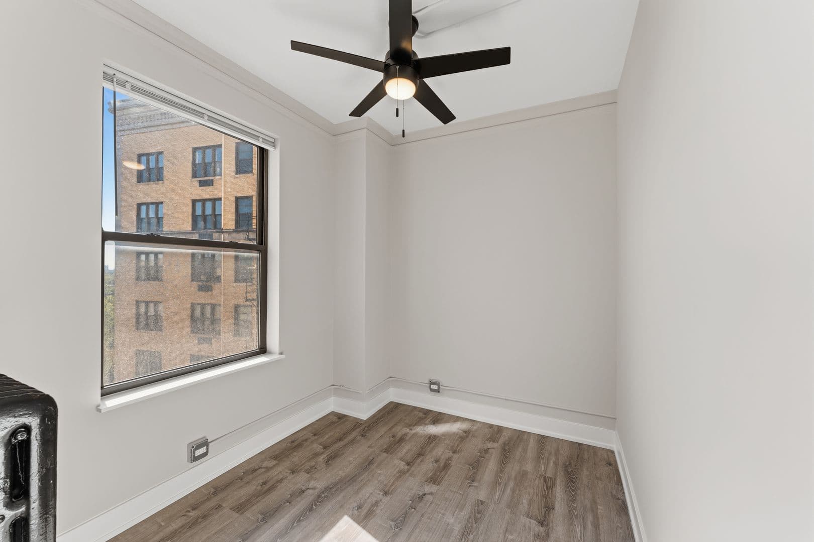 Chicago Apartment: 6807 N Sheridan Road