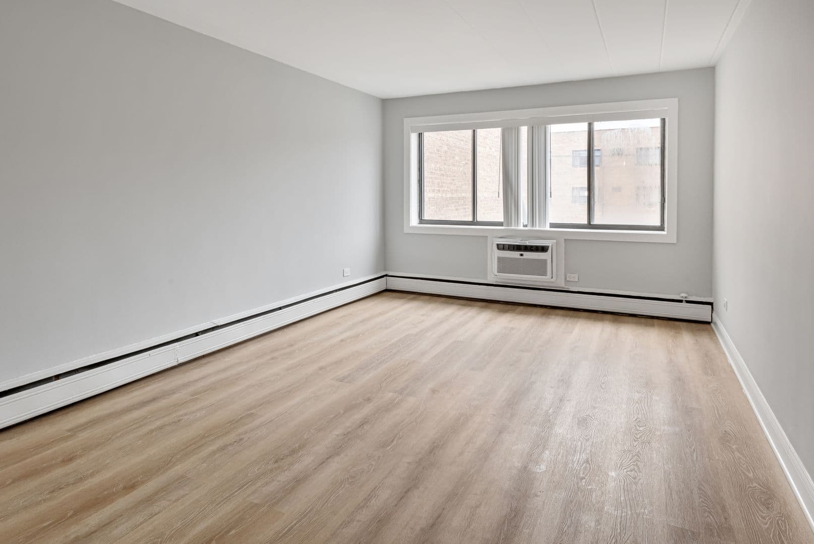 Chicago Apartment: 6012 N. Kenmore