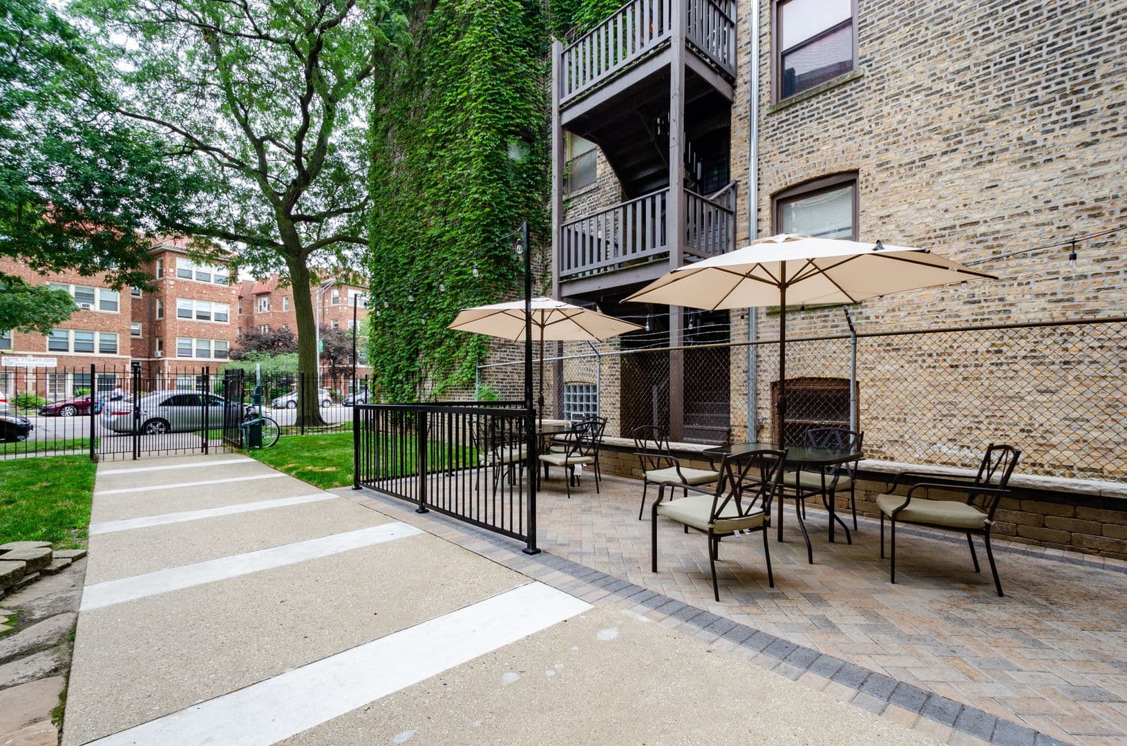 Chicago Apartment: 7710 N Sheridan Rd