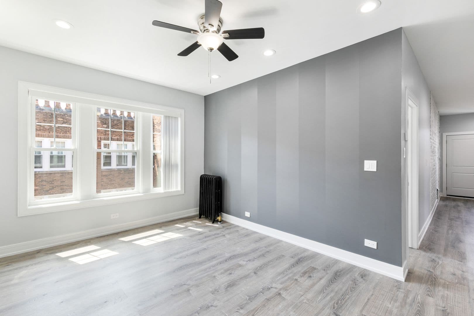 Chicago Apartment: 1902-1908 W Morse Ave
