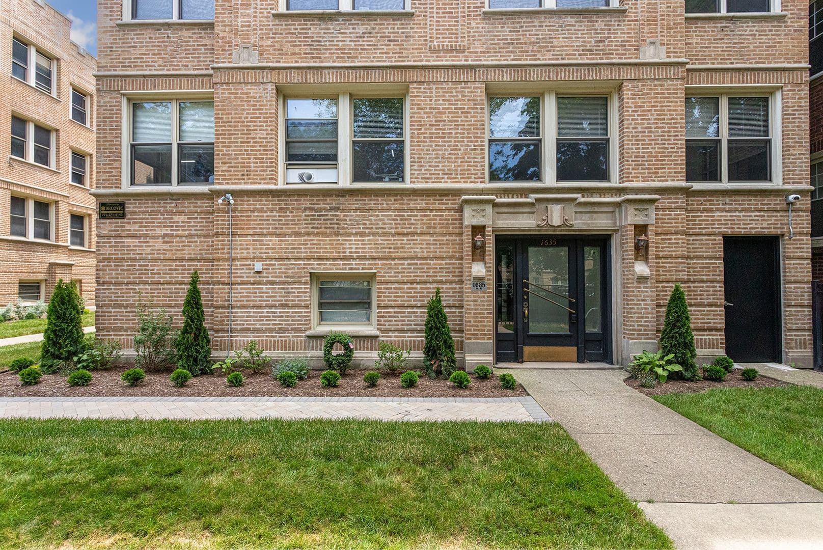 Chicago Apartment: 1627-35 W Chase Ave.