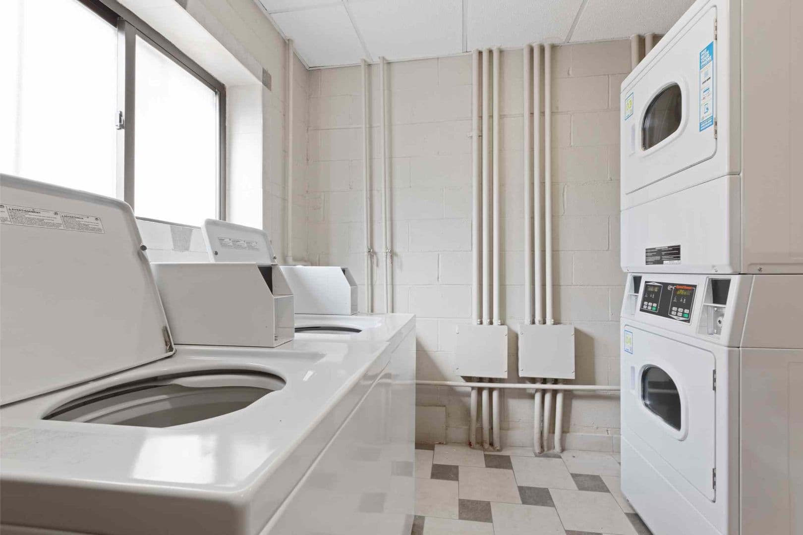 Chicago Apartment: 7545 N Winchester Avenue