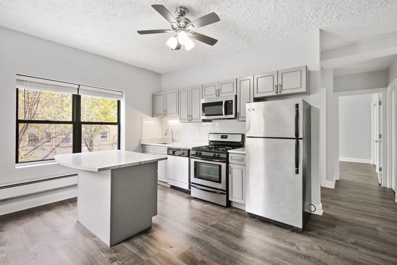 Chicago Apartment: 4555 N Malden St