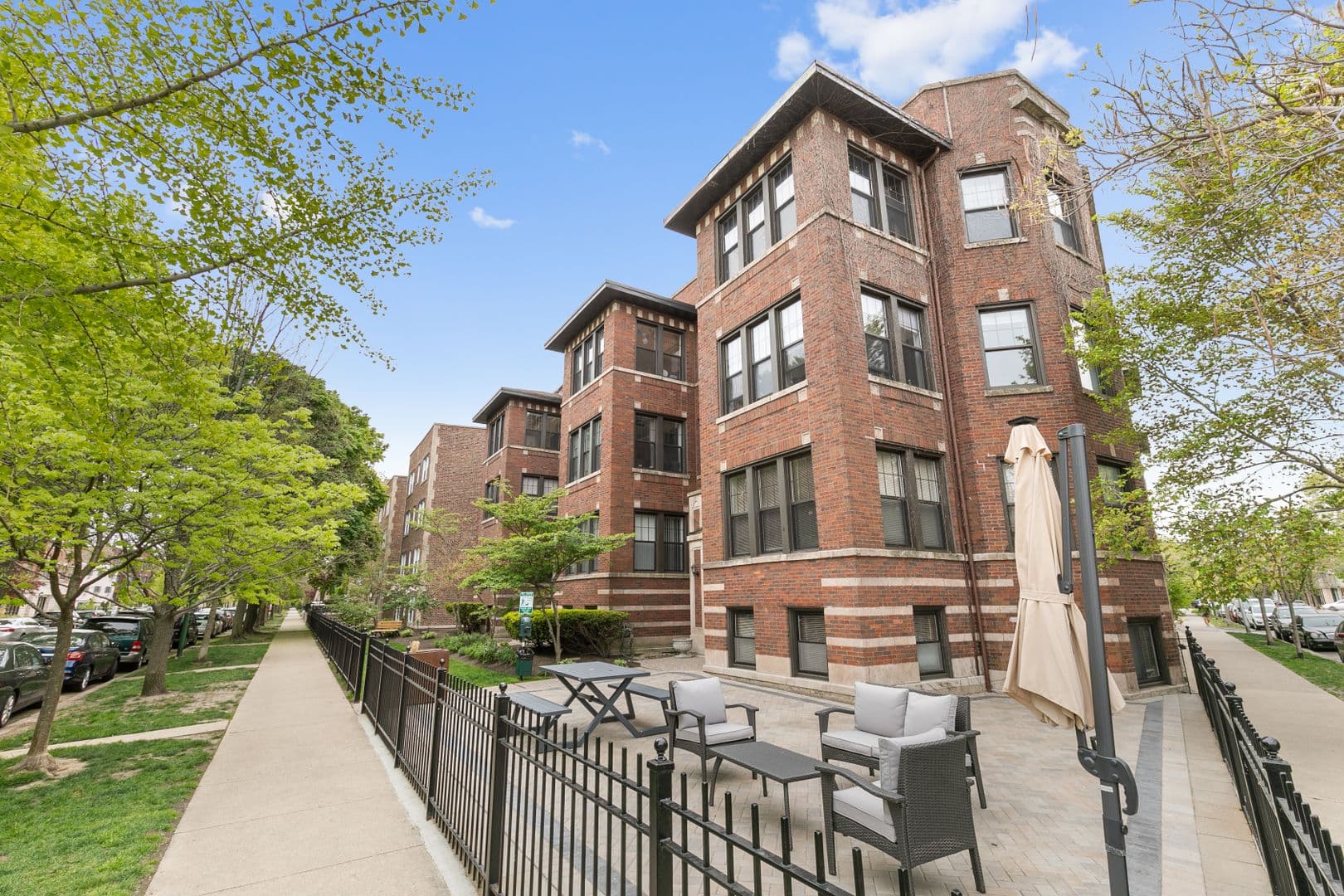 Chicago Apartment: 7642-48 N Eastlake Terrace