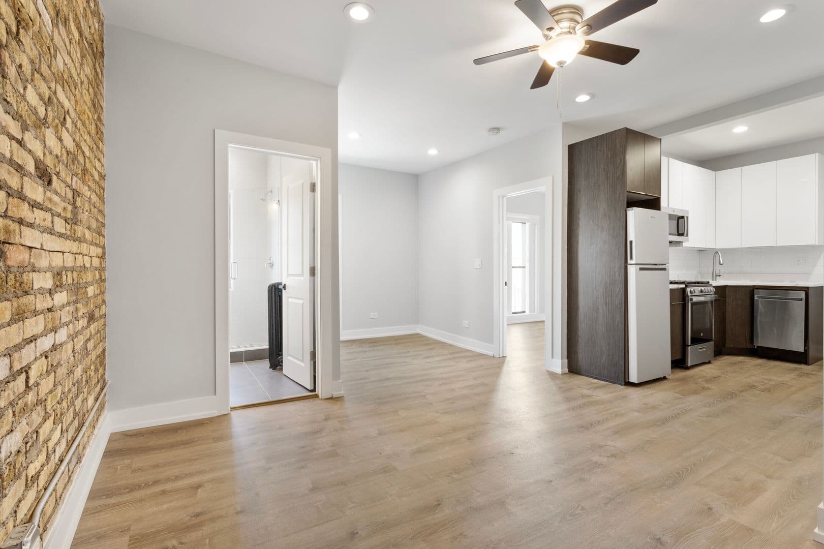 Chicago Apartment: 1649-1655 W. Jonquil