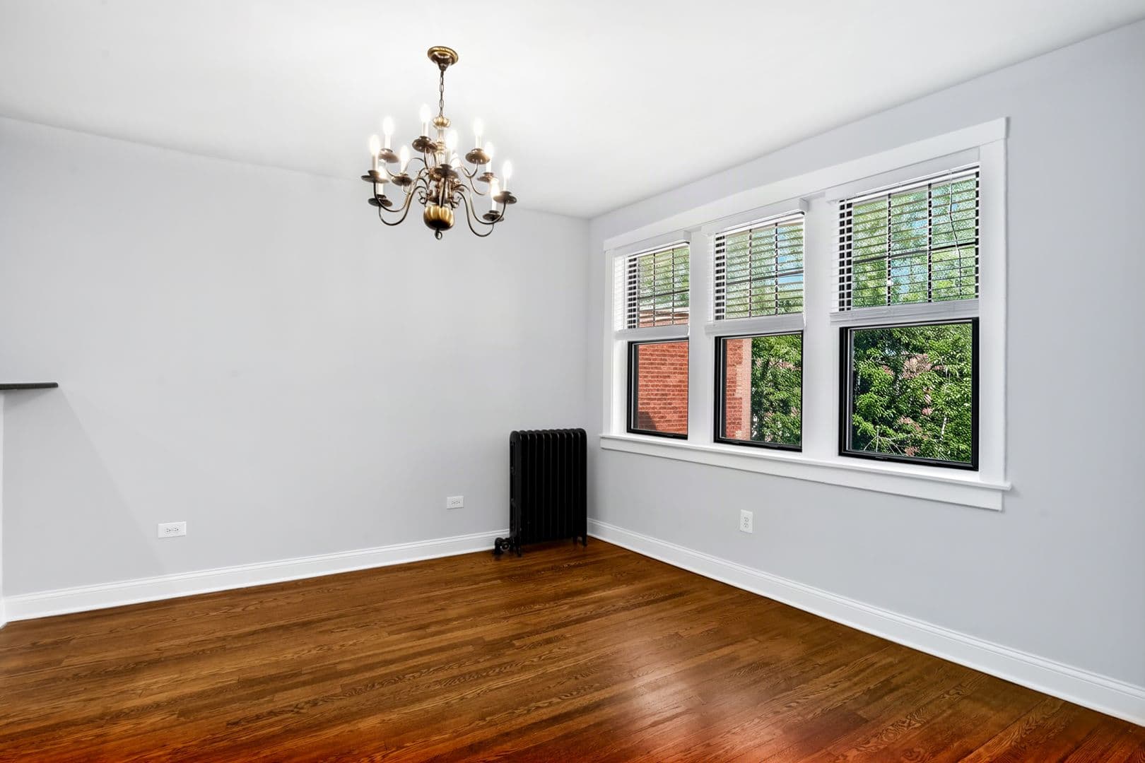 Chicago Apartment: 7618 - 26 N.Eastlake Terrace