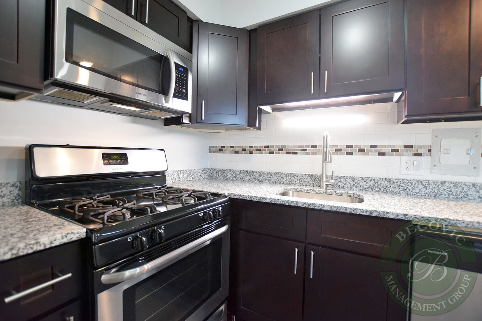 Chicago Apartment: 6201 N Kenmore Ave
