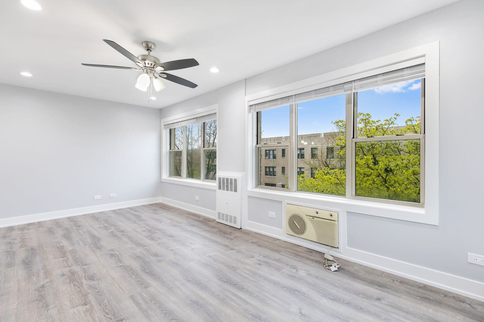Chicago Apartment: 7070 N Sheridan Rd
