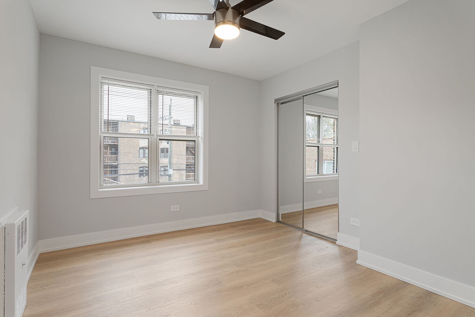 Chicago Apartment: 7070 N Sheridan Rd