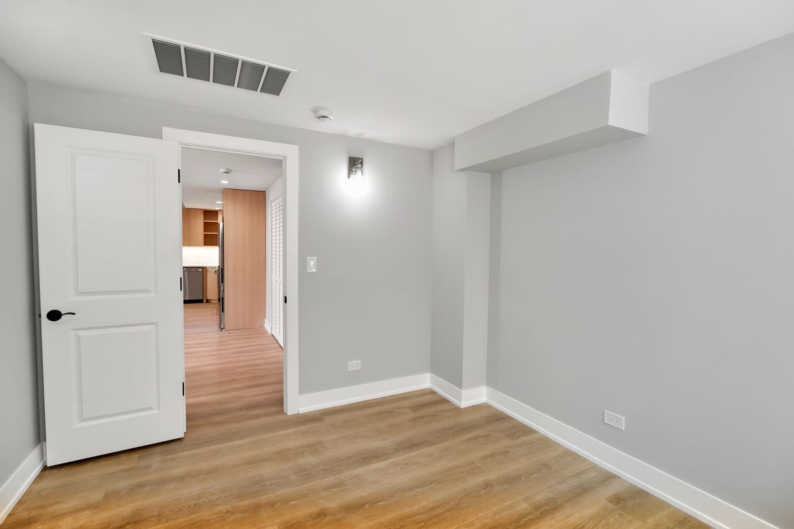 Chicago Apartment: 1649-1655 W. Jonquil
