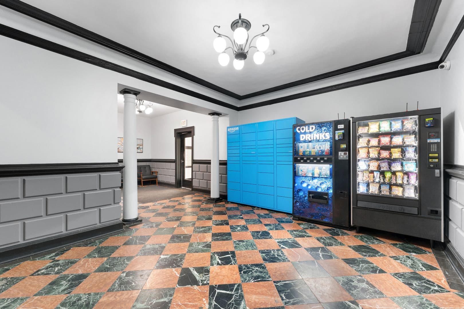 Chicago Apartment: 7450-7456 N Greenview Ave