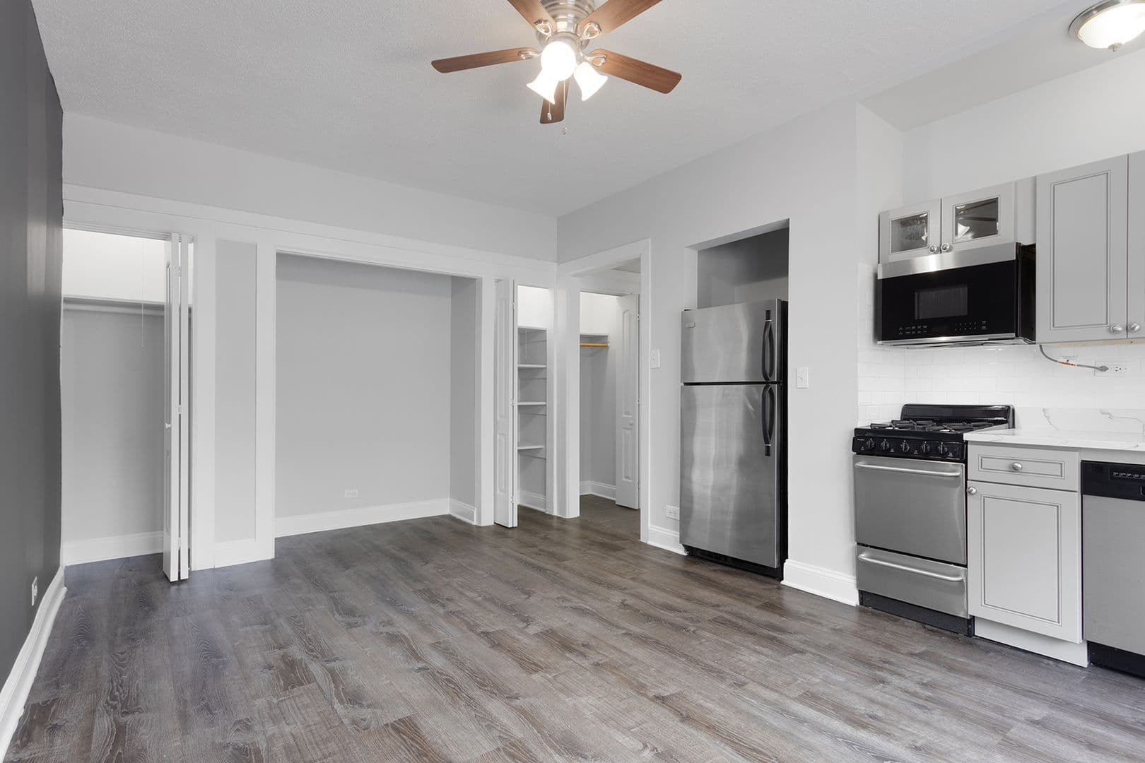 Chicago Apartment: 4555 N Malden St