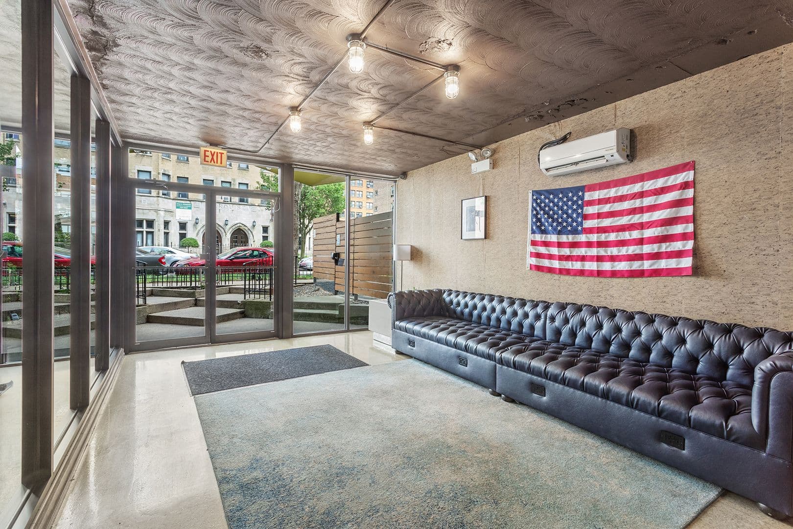 Chicago Apartment: 6134 N Kenmore