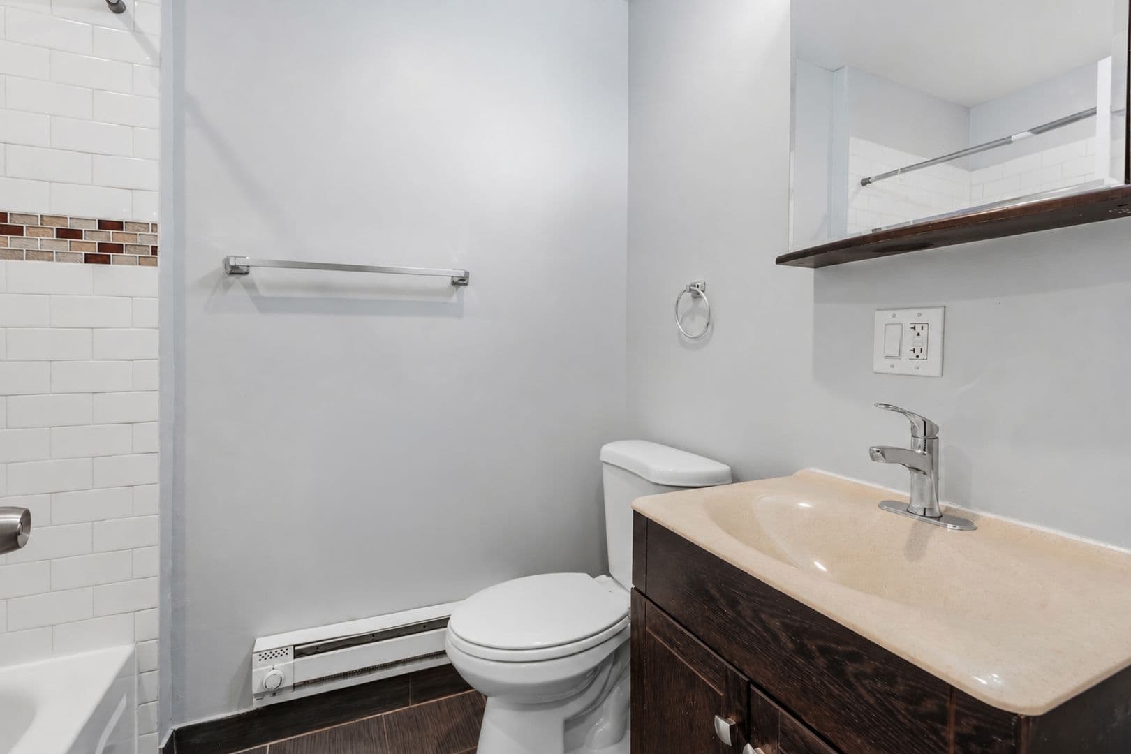 Chicago Apartment: 3631-41 W Dickens Ave