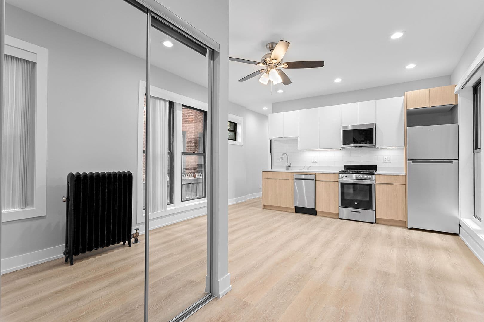 Chicago Apartment: 1649-1655 W. Jonquil