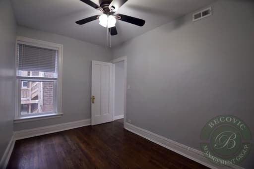 Chicago Apartment: 6100-6118 N Winthrop Ave
