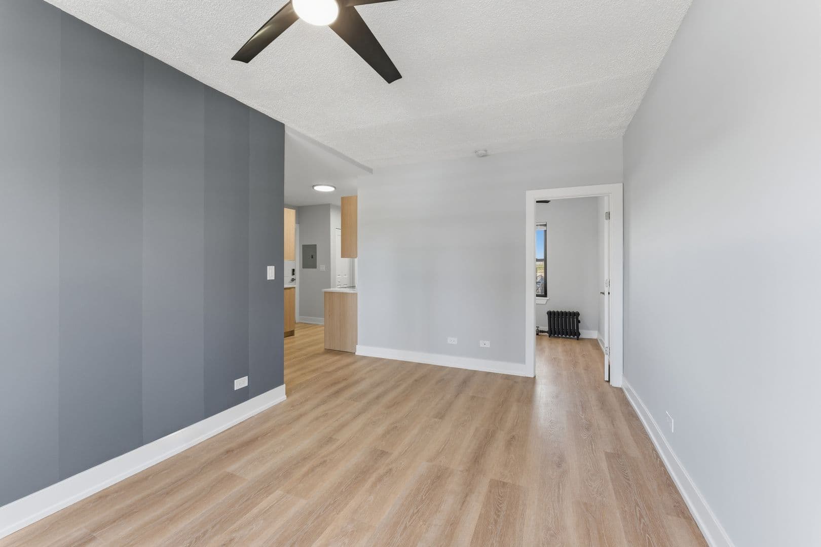 Chicago Apartment: 6026 N Winthrop