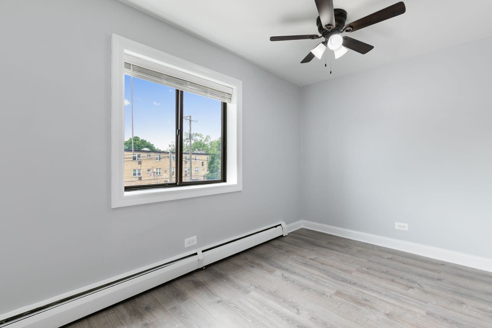 Chicago Apartment: 6826 N Ridge Blvd