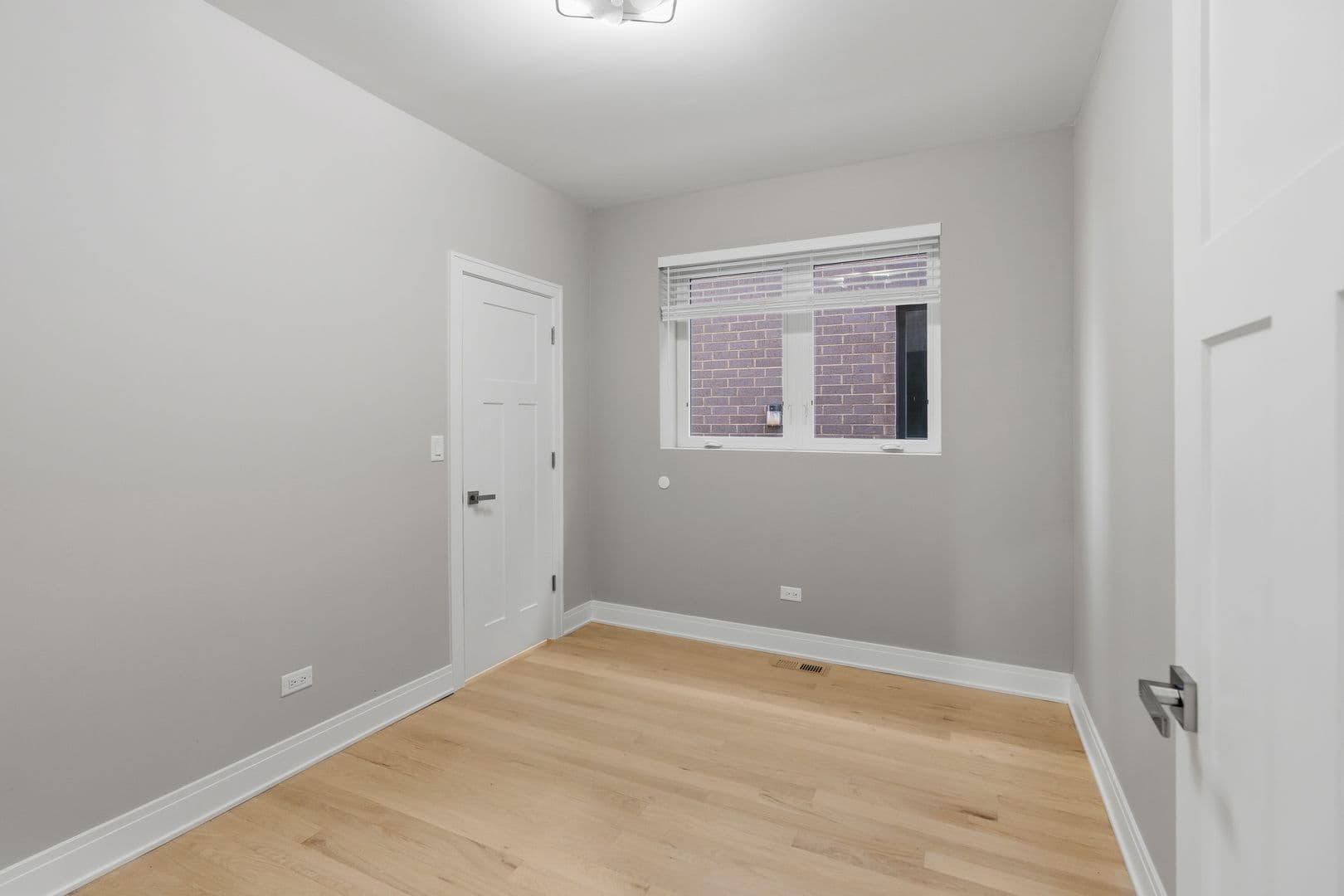 Chicago Apartment: 7428 N. Rogers Ave.