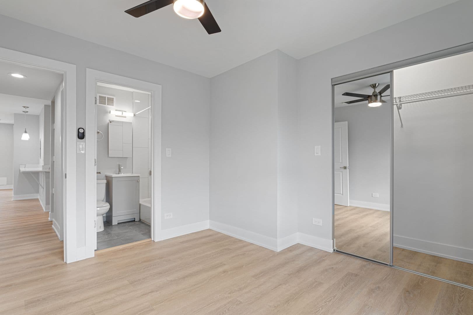 Chicago Apartment: 7070 N Sheridan Rd