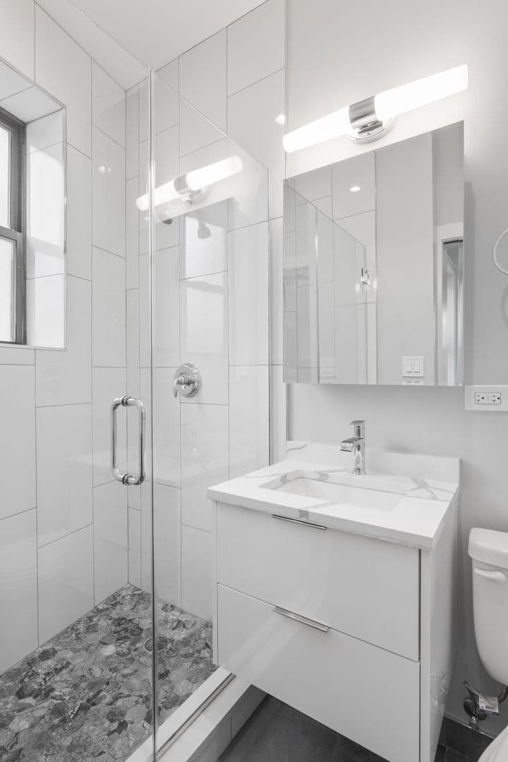 Chicago Apartment: 1310-20 W Birchwood Ave & 7501-07 N Eastlake Ter