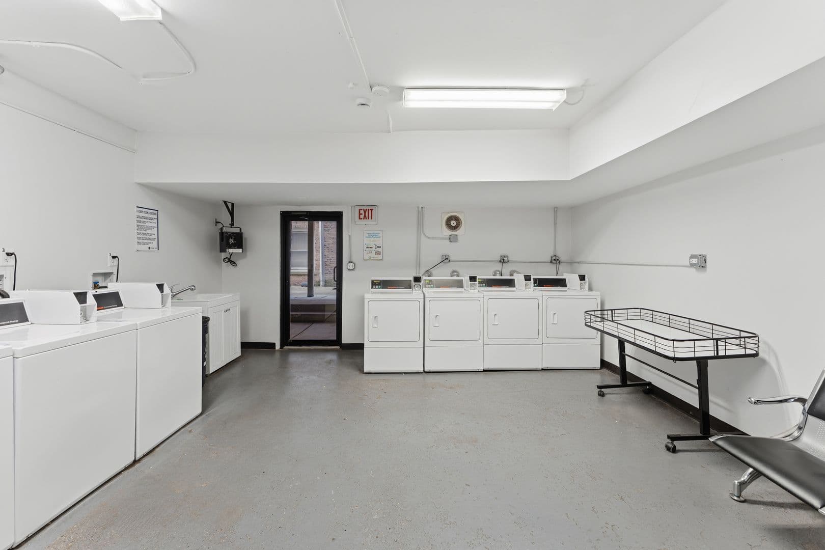 Chicago Apartment: 1456-1460 W Fargo Ave