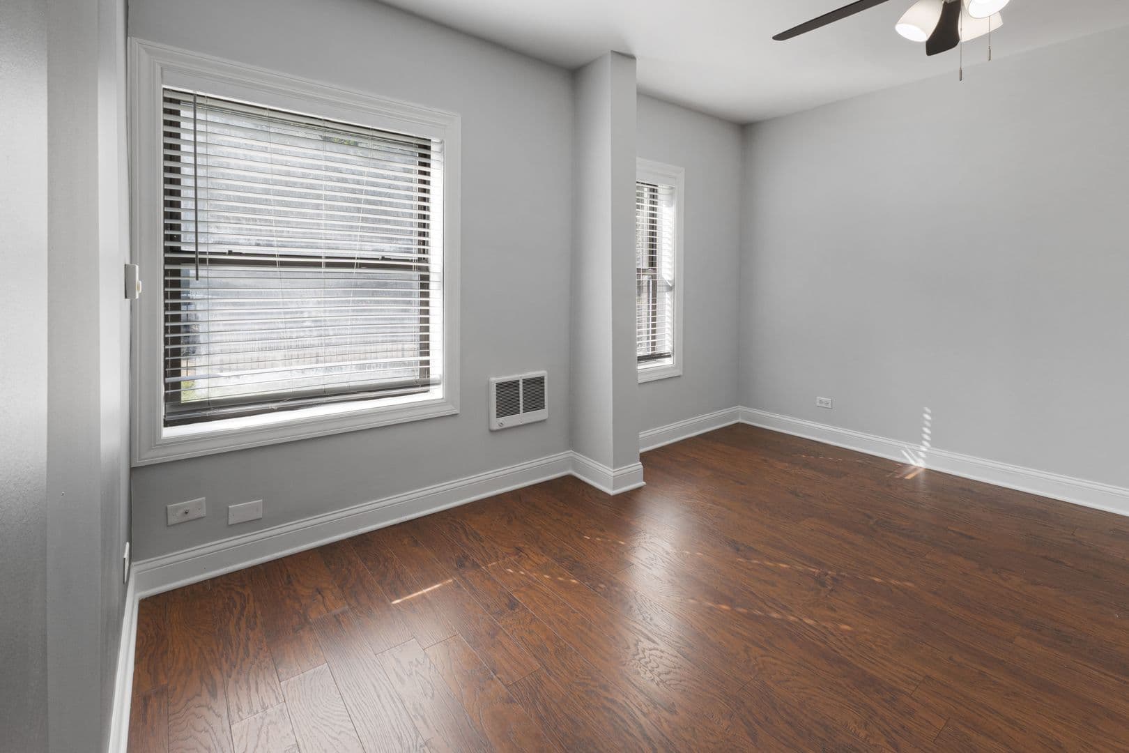 Chicago Apartment: 4555 N Malden St