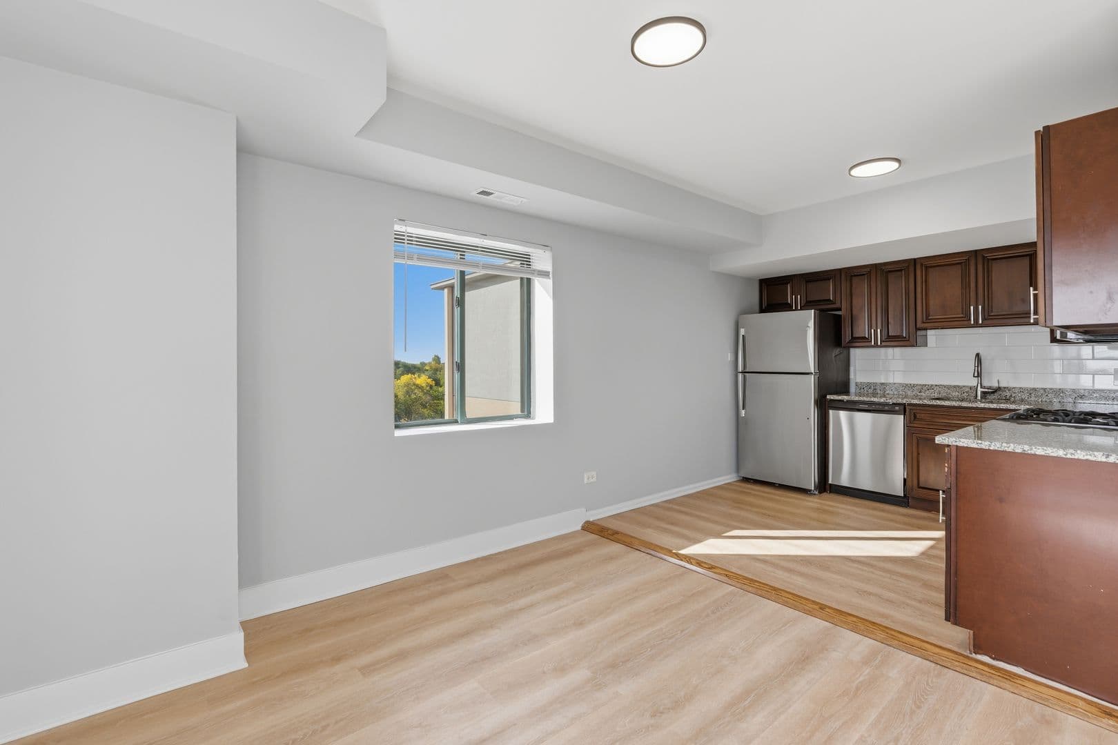 Chicago Apartment: 2451 W Howard Street