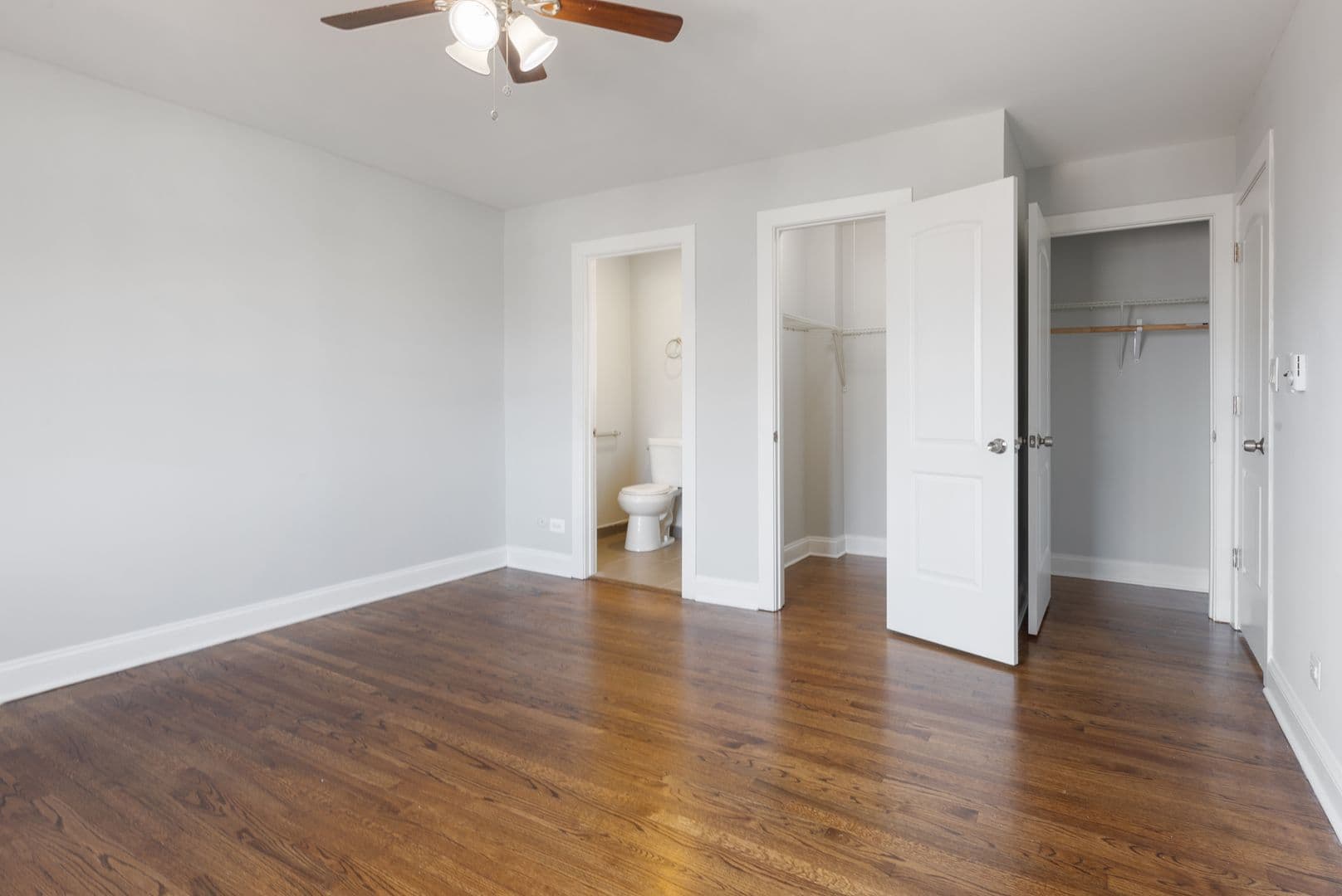 Chicago Apartment: 7545 N Winchester Avenue