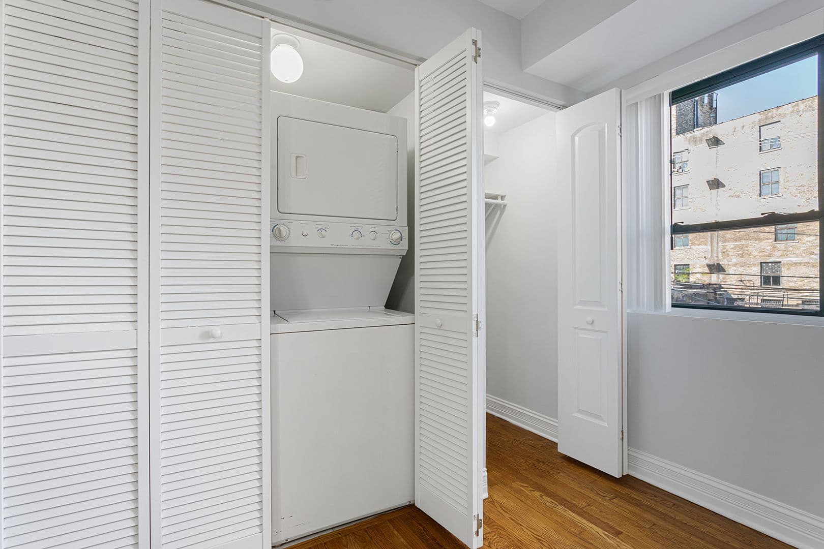 Chicago Apartment: 7616 N Marshfield Ave