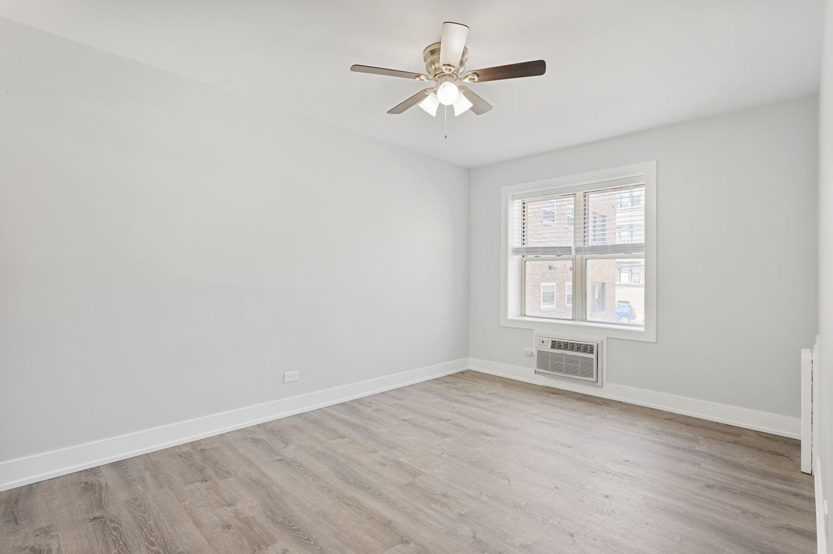 Chicago Apartment: 7070 N Sheridan Rd