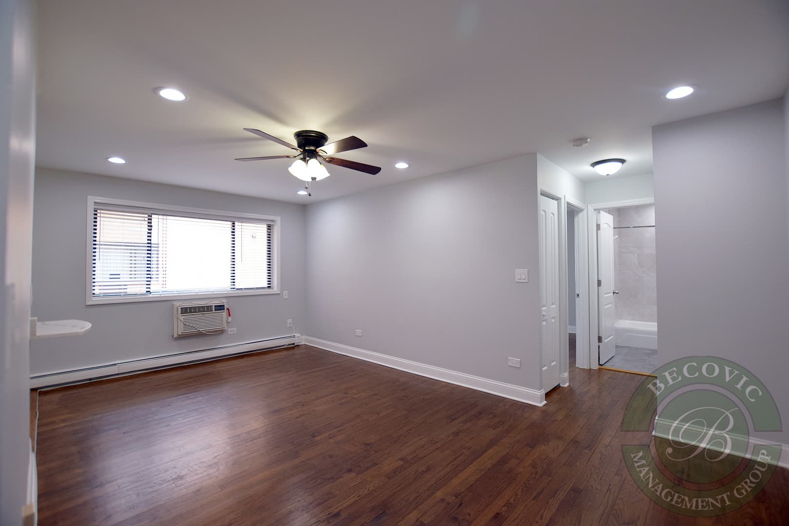 Chicago Apartment: 6201 N Kenmore Ave