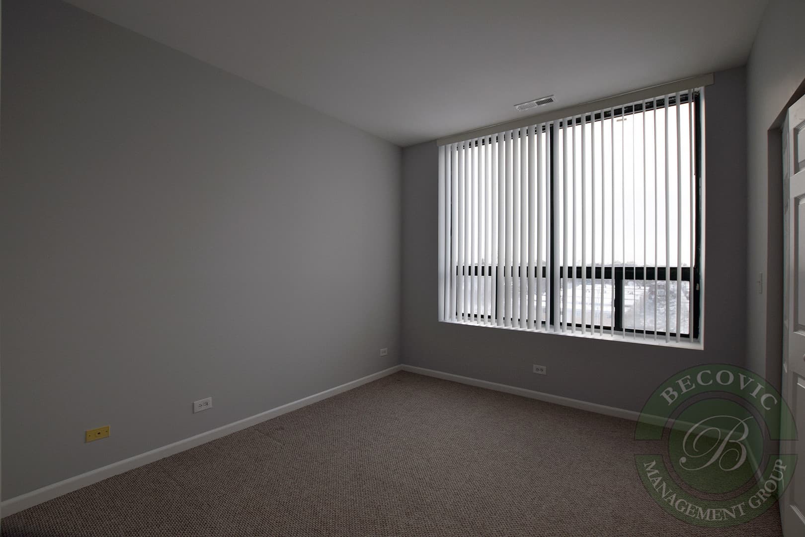 Chicago Apartment: 2451 W Howard Street