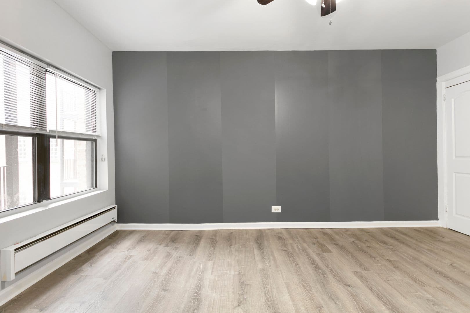 Chicago Apartment: 4555 N Malden St
