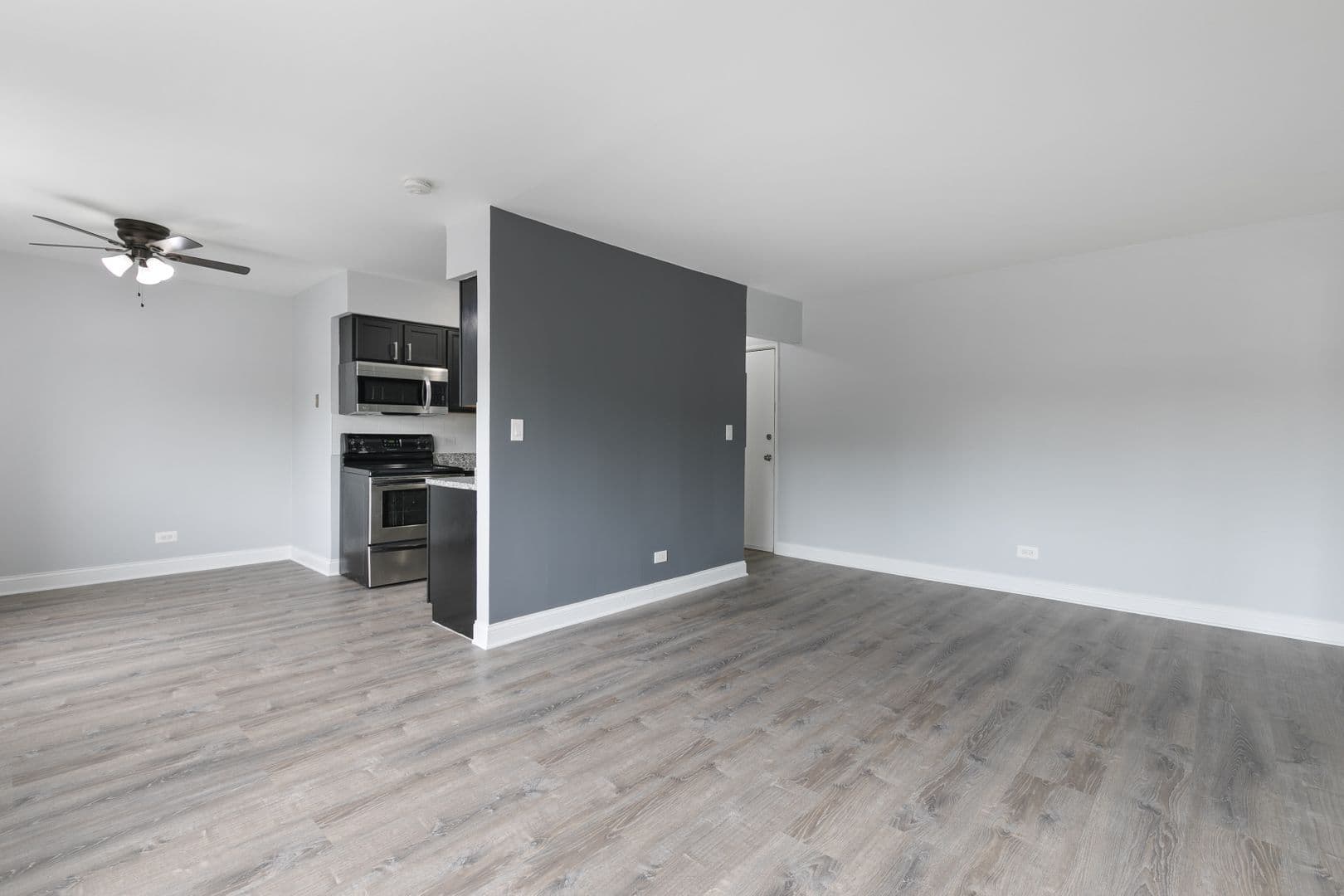 Chicago Apartment: 6826 N Ridge Blvd