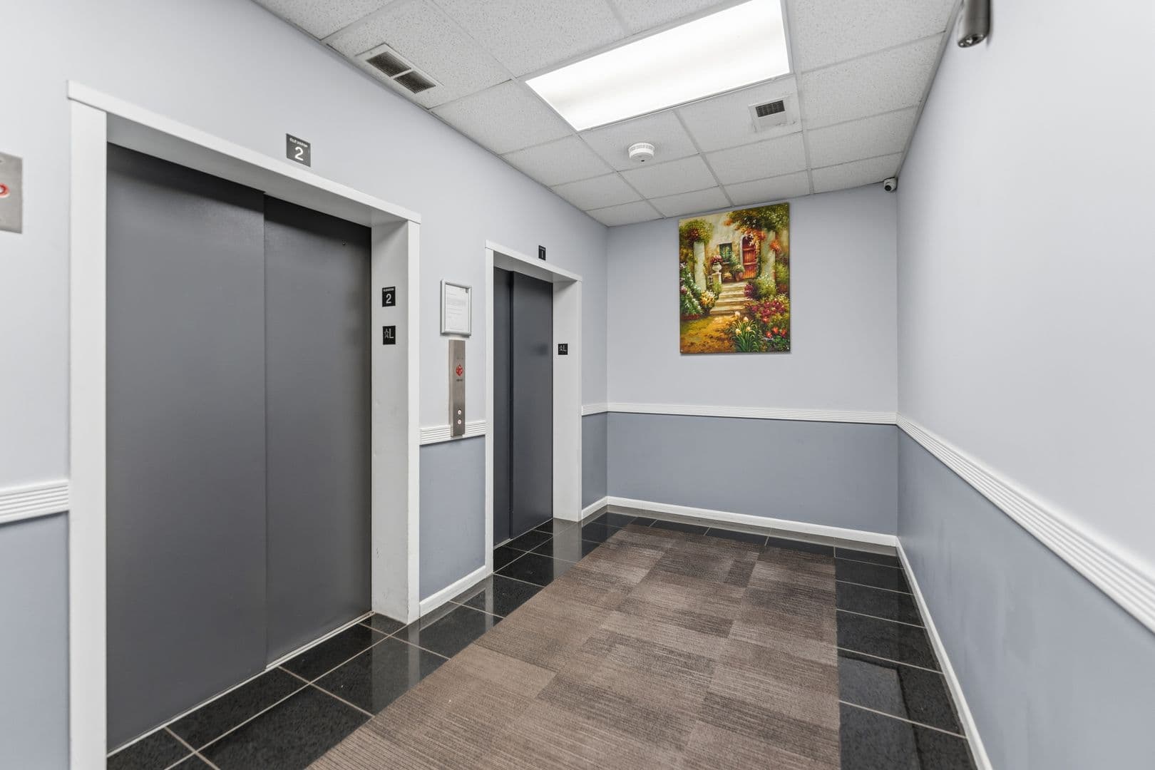 Chicago Apartment: 2451 W Howard Street