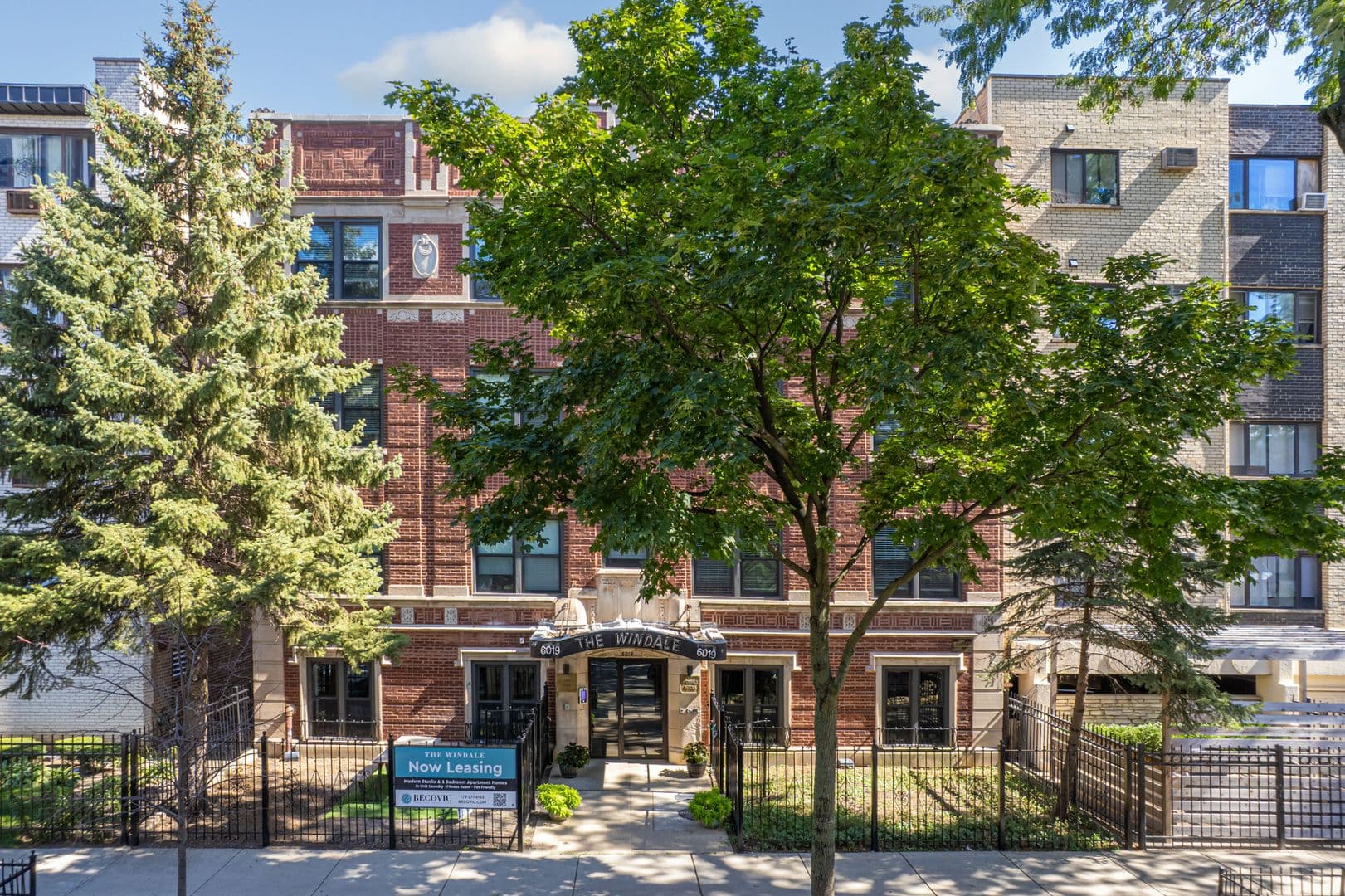 Chicago Apartment: 6019 N Winthrop Avenue